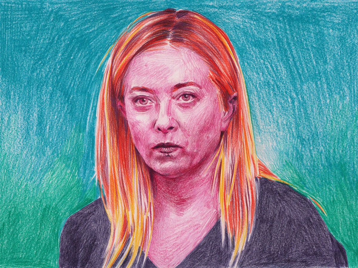 Brücken­bauerin und Brand­stifterin