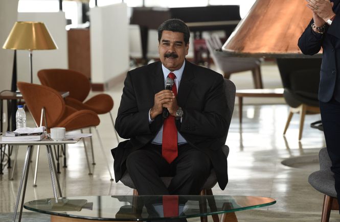Maduro in der Hotelhalle